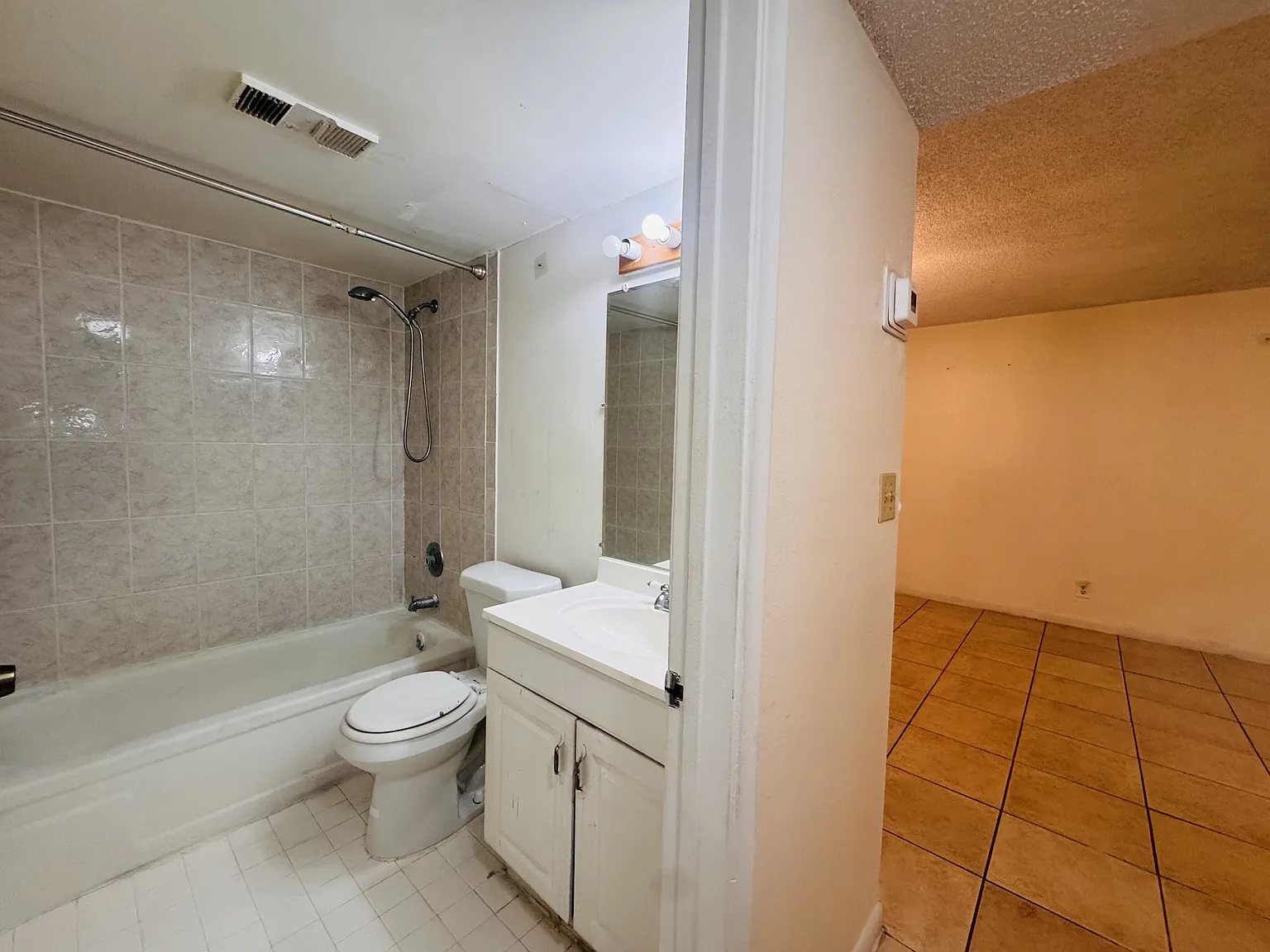 1900 North Congress Avenue, #107 - new - 107 — Photo 2