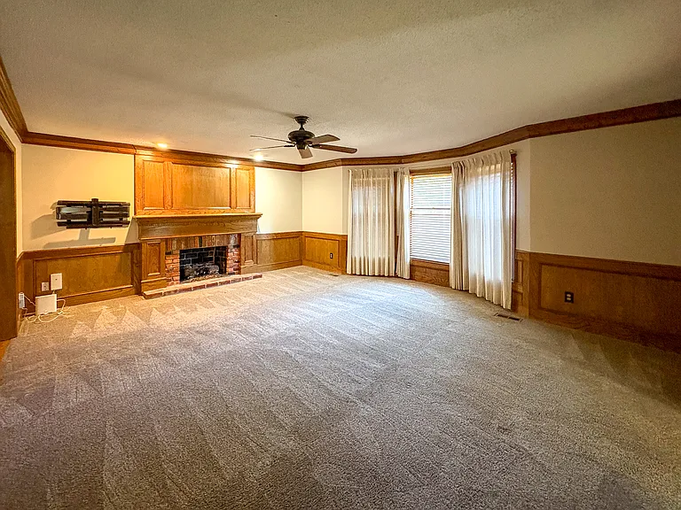 1307 NE 96th Ter — Photo 12