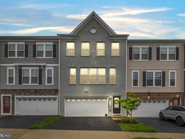 8775 Elsing Green Dr, Manassas, VA 20112