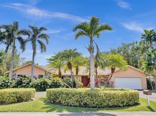 7910 SW 155th St, Palmetto Bay, FL 33157
