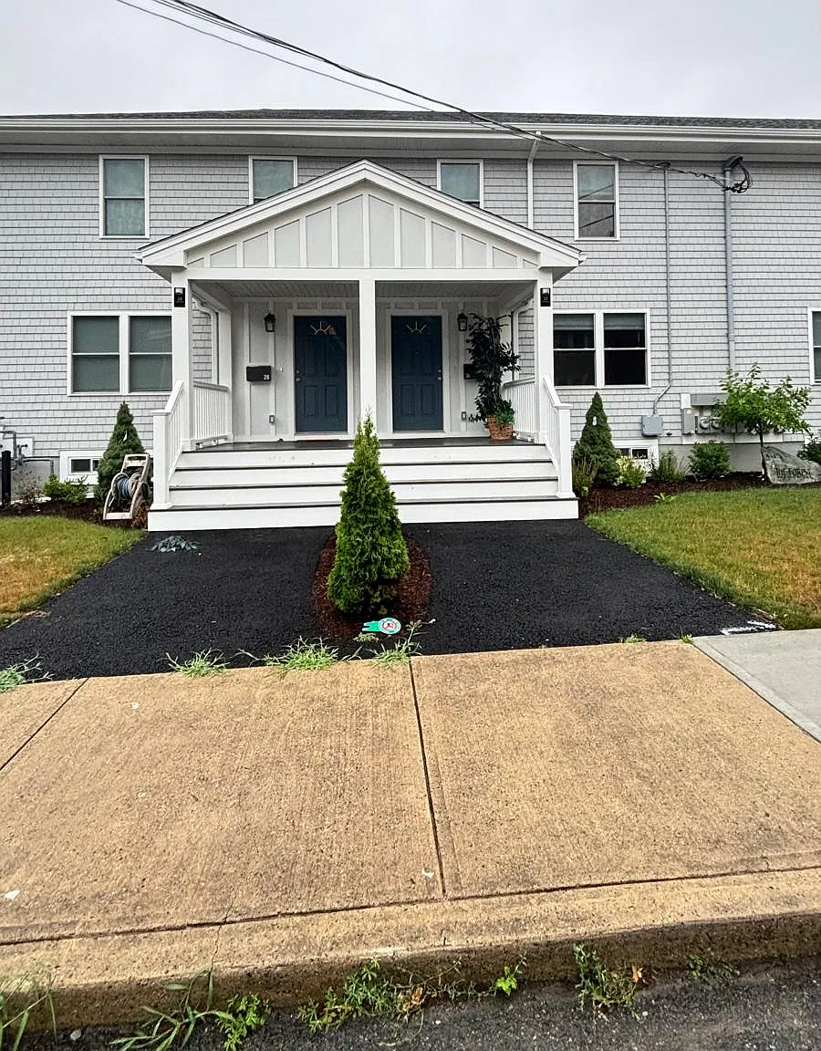 3 bed, 1.5 bath, 1447 sqft, $3,200 — Photo 1