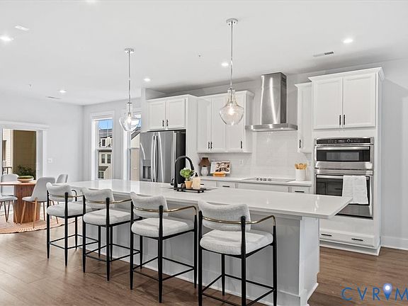 3rd image of 571 Hazel Pl #B