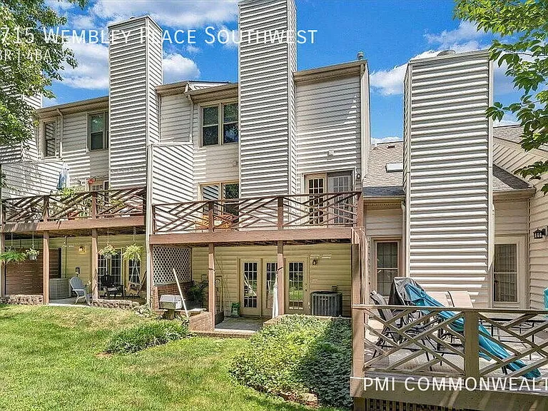 4715 Wembley Pl SW — Photo 3
