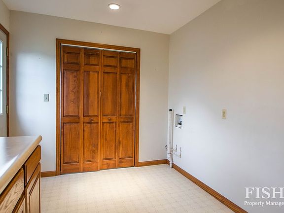 3rd image of 220 Matthews Blvd