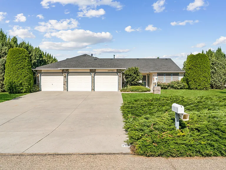 24963 Fox Ridge Dr — Photo 1