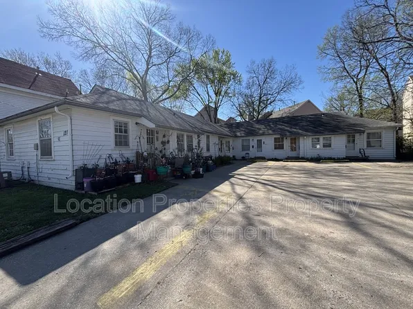 121 W 14th St APT A, Lawrence, KS 66044