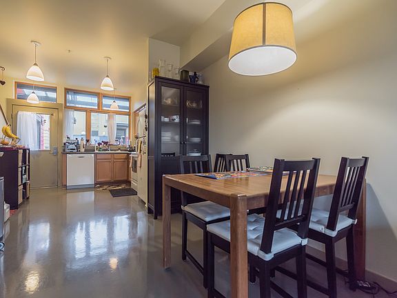 Dining into Kitchen