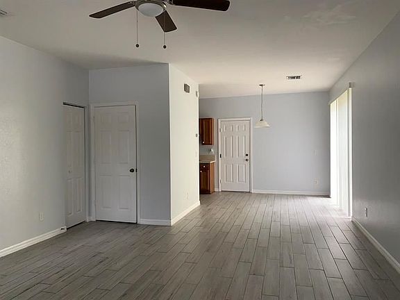 4th image of 2155 SE Bell Isle Dr