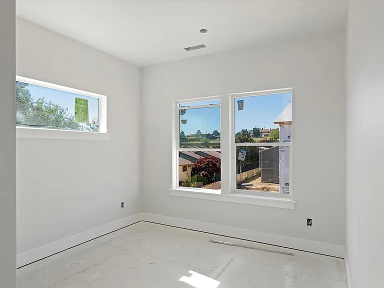 Bradbury Luxury Townhomes — Photo 78