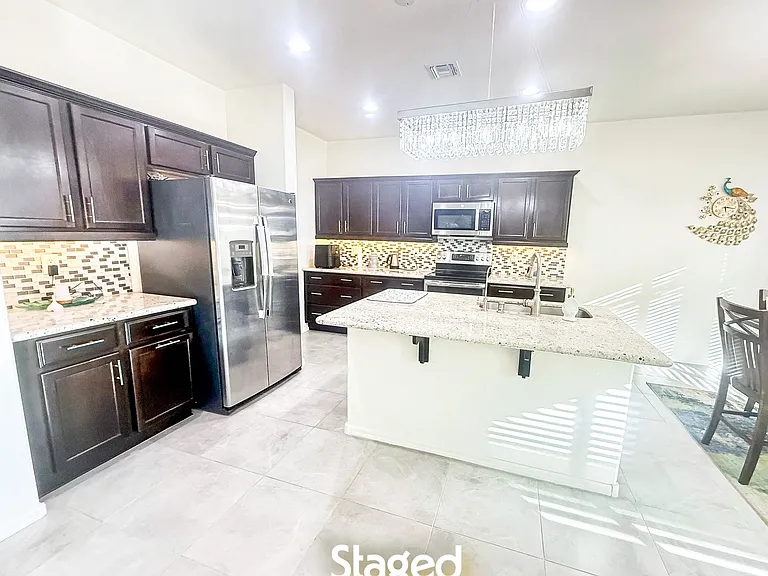 1829 W Spur Dr — Photo 4
