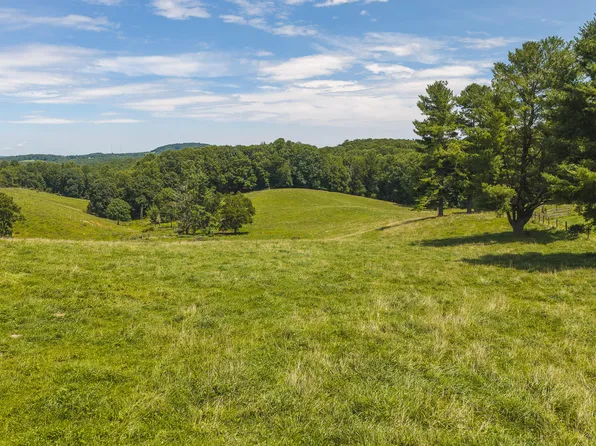 2 Long Level Rd SW, Floyd, VA 24091