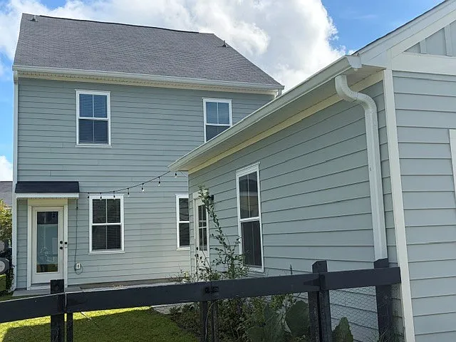 4 bed, 2429 sqft, $2,875 — Photo 2