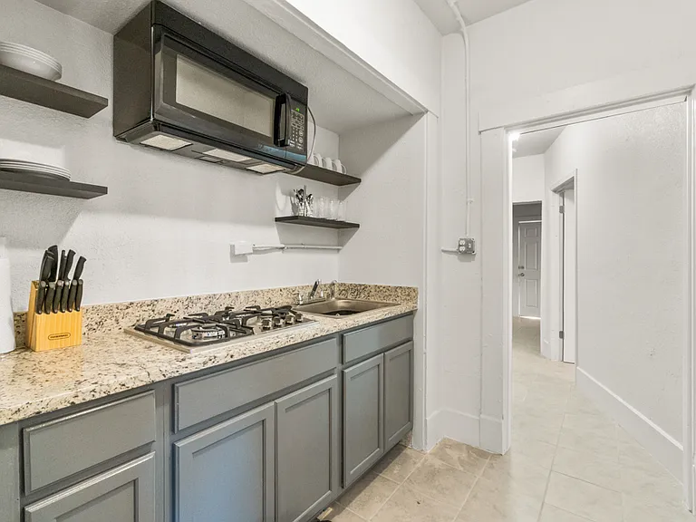 3522 Altura Ave #C — Photo 9