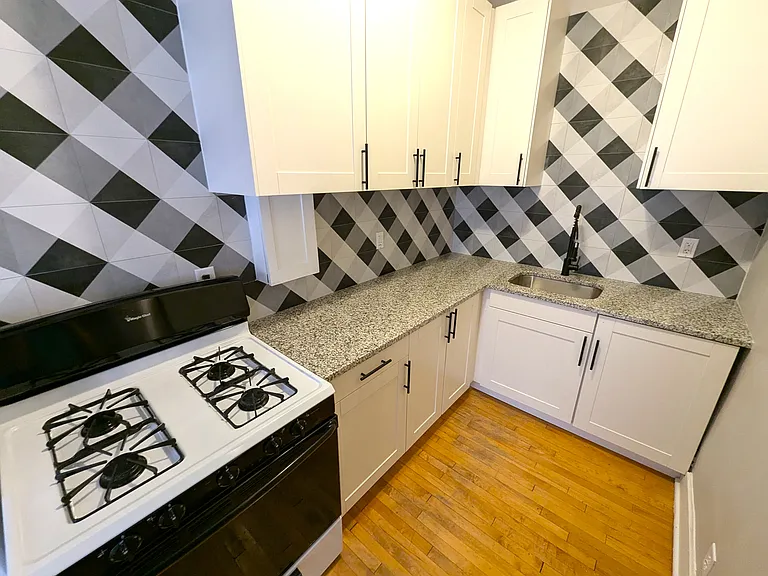3137 Aldrich Ave S #101 — Photo 8