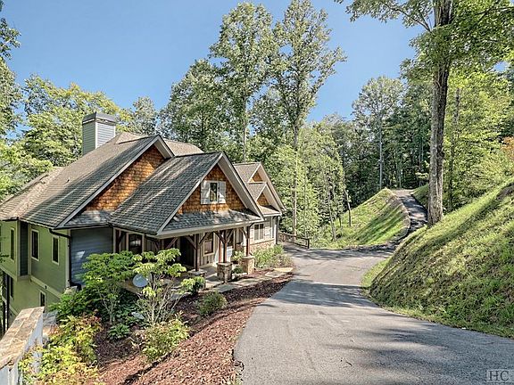 2nd image of 1945 Lake Forest Dr