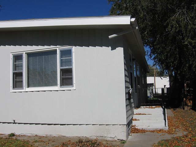1st image of 439 Custer Ave