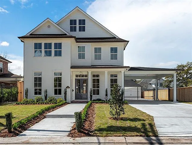 6 bed, 3.5 bath, 4308 sqft, $10,000 — Photo 2