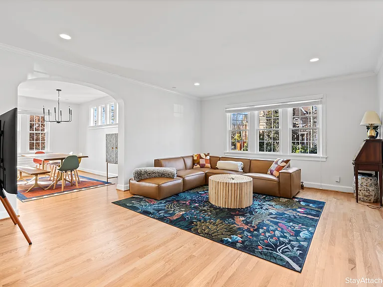 4464 Greenwich Pkwy NW — Photo 2