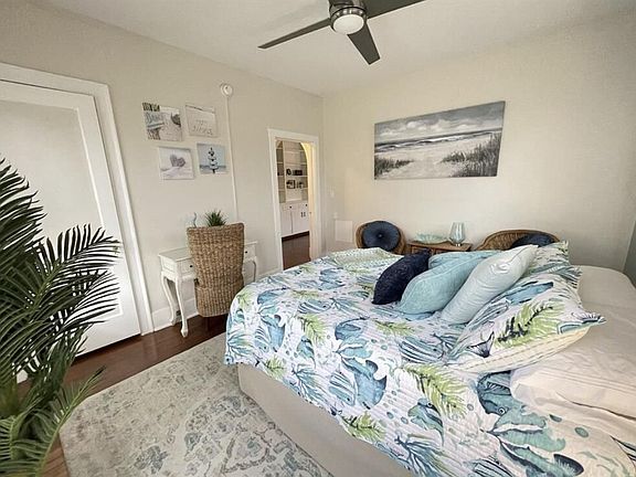 4th image of 725 Broadway St #2