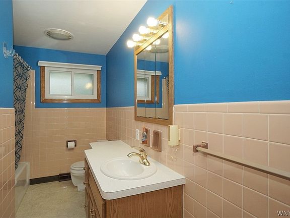 4th image of 67 Cranwood Dr