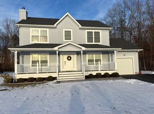 74 Mastro Ct, Calverton, NY 11933