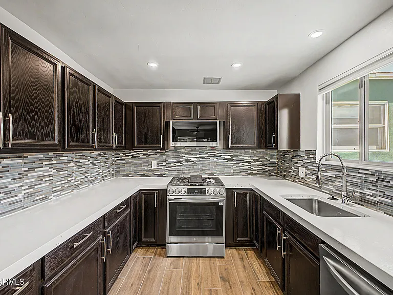521 W Mariposa St #2 — Photo 7