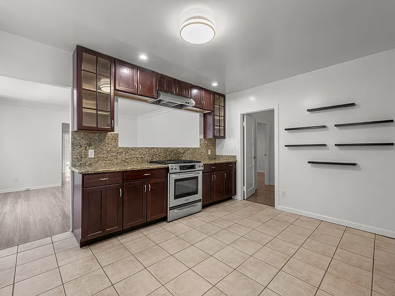 1030 N Spaulding Ave #1030 — Photo 28