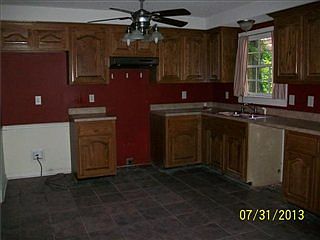 5th image of 403 Spencer Ln