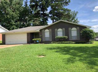 1105 Plantation Blvd, Jackson, MS 39211