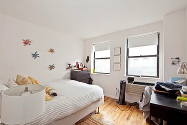 Rented by R New York