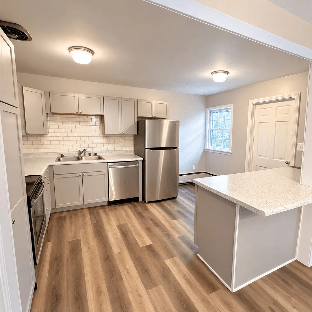 Webb Apartments — Photo 1