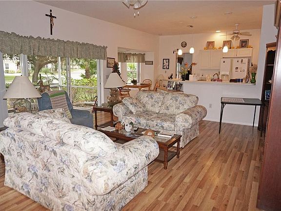 5th image of 1271 Red Oak Ln