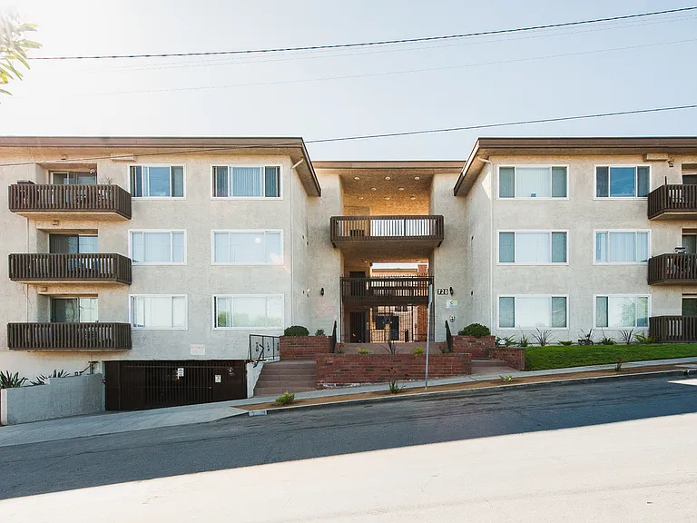 720 W Imperial Ave — Photo 7
