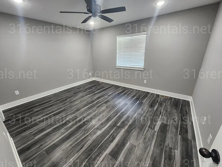 5267 N Toben Ct — Photo 9