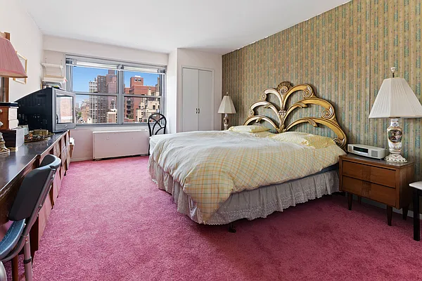 Sold by Douglas Elliman | media 18