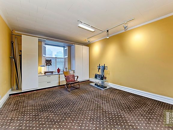 4th image of 4018 Broadway #4F