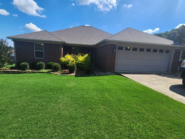 50 Rebecca Ln