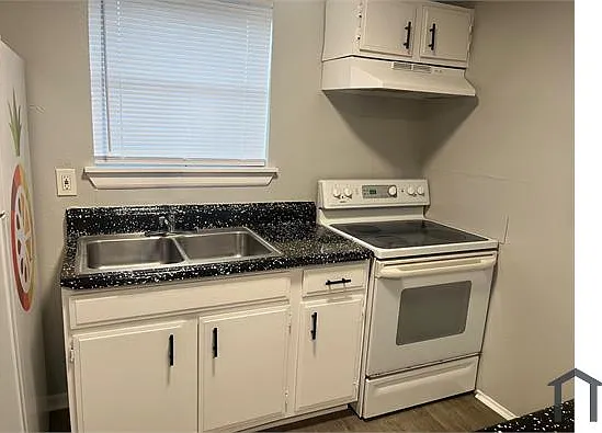 1 bed, 700 sqft, $995 — Photo 2
