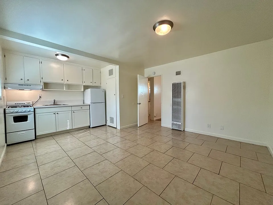 701-705 Bath St #&-308-310