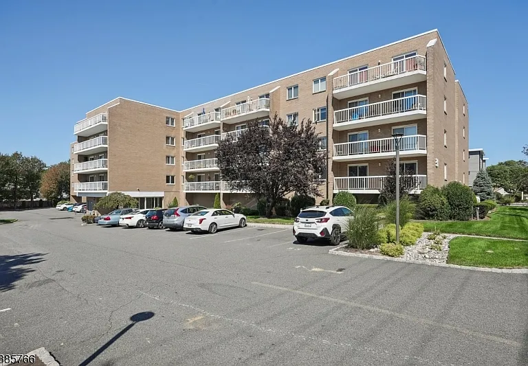 38 Moonachie Rd #116 — Photo 2