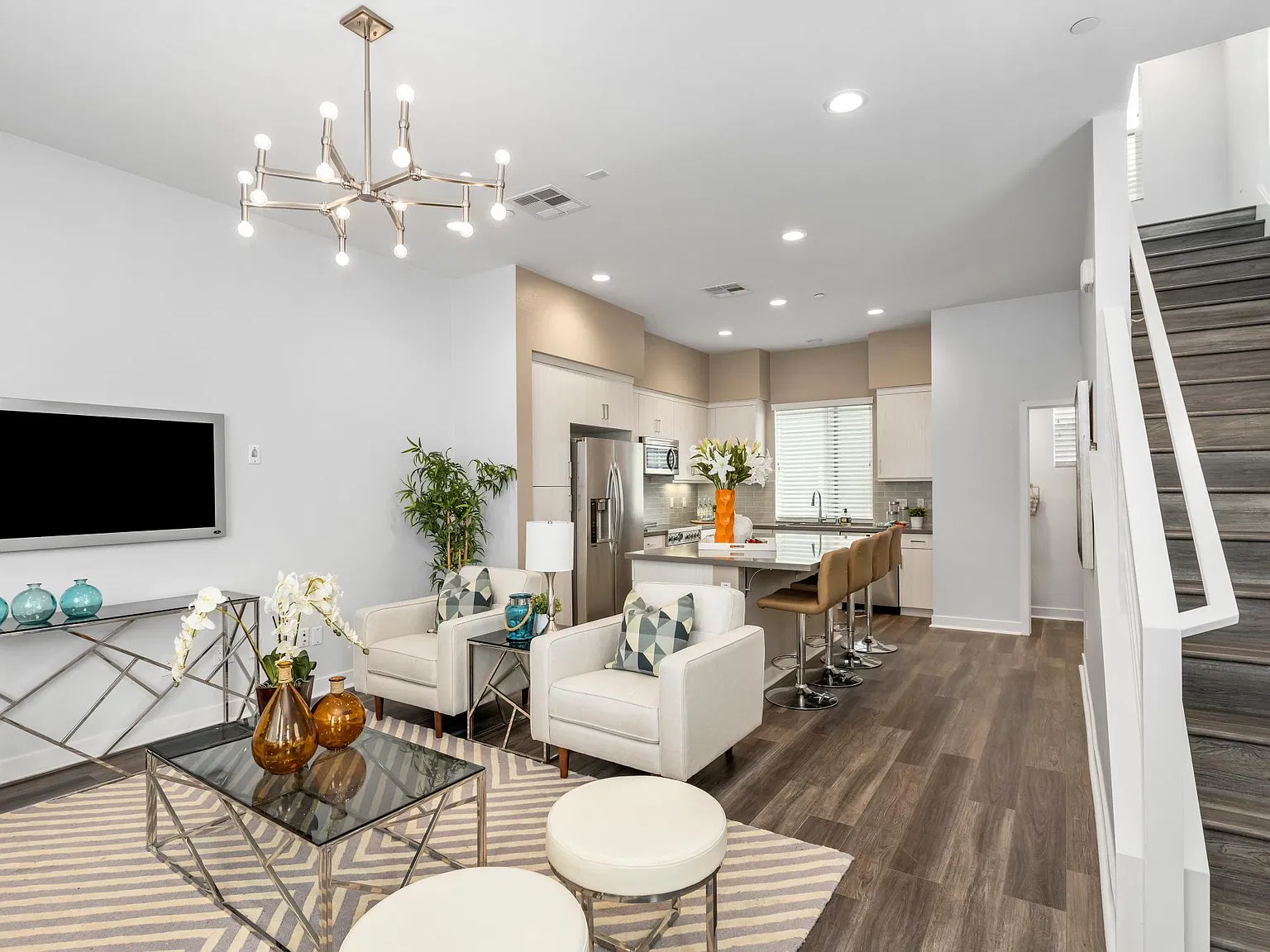 2 bed, 1558 sqft, $4,250 — Photo 3