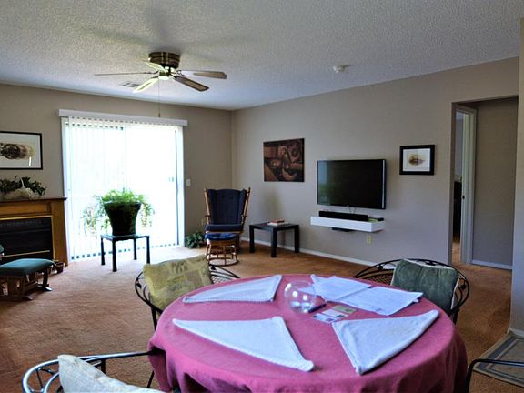 4th image of 23 Eleanor Ln