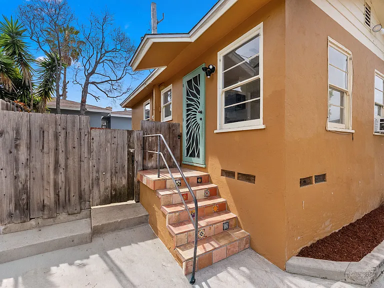 2648 Juan St — Photo 14