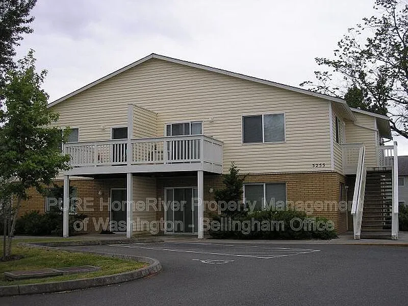 3255 Racine St #202