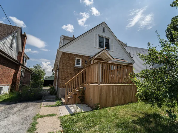 8 Bruce St Unit 2, Saint Catharines, ON L2R 5S6