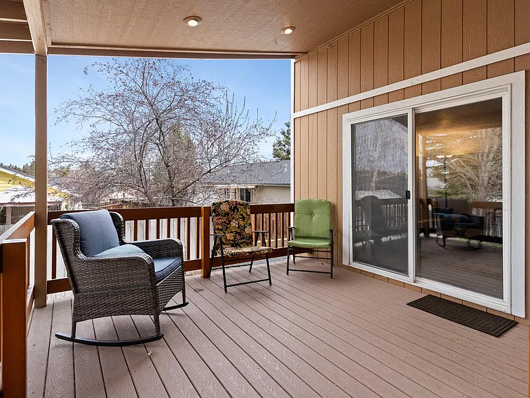 2351 NE Shadow Brook Pl — Photo 30
