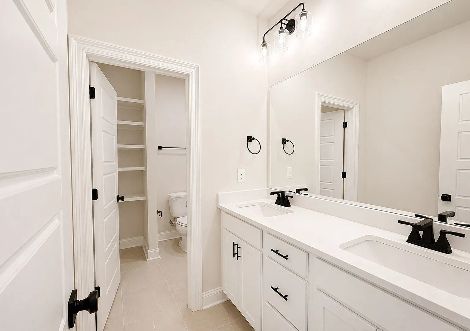 4 Bedroom Home in a Brand new Community off Burbank! — Photo 4