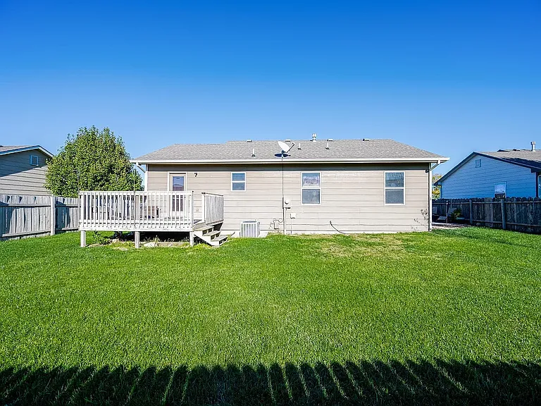 609 S Longbranch Dr — Photo 23