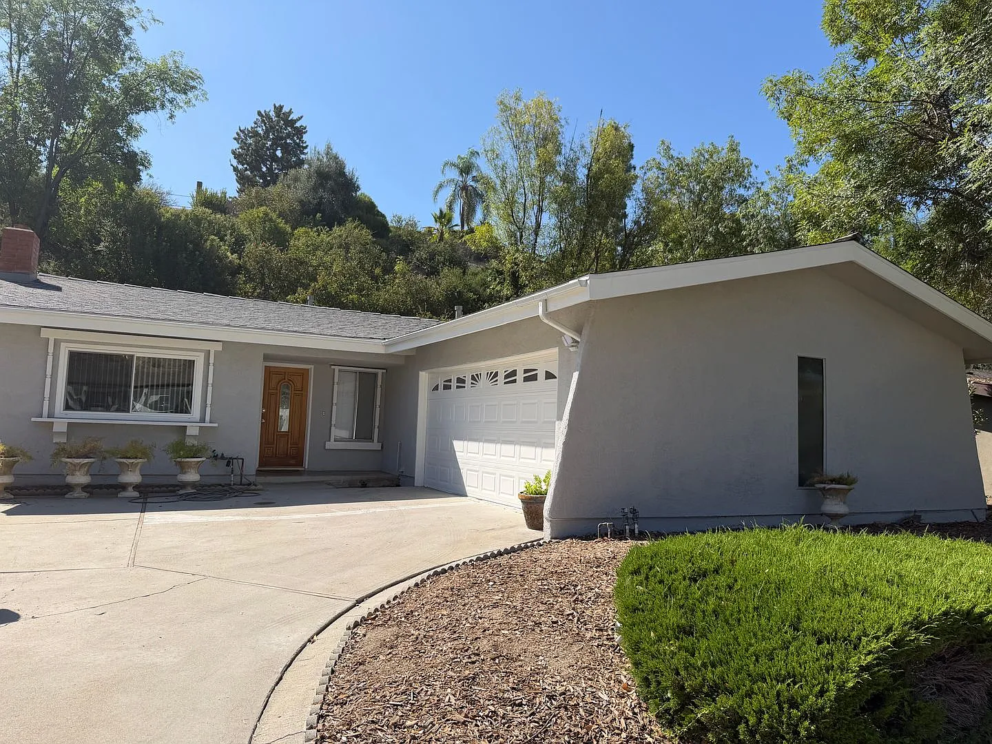 3 bed, 2 bath single story home in West Hills — Photo 2