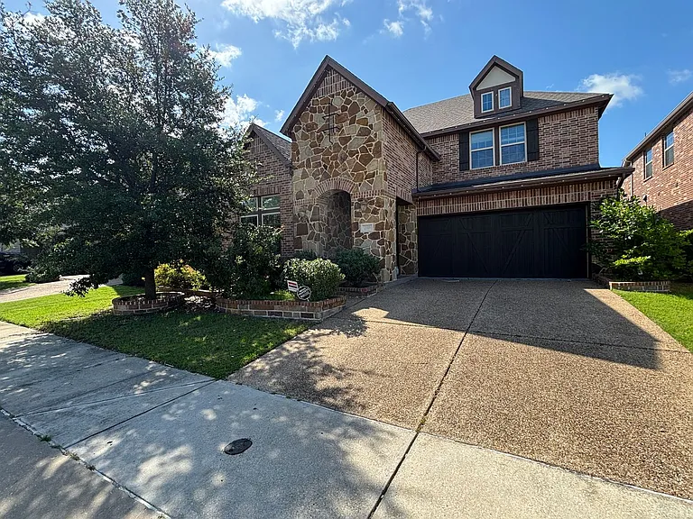 2908 N Umberland Dr — Photo 2
